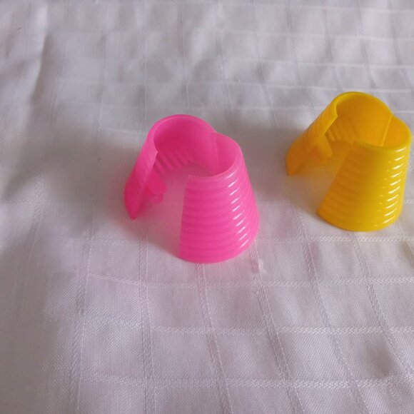 Two (2) vintage ponytail plastic hairclips - Picture 3 of 3